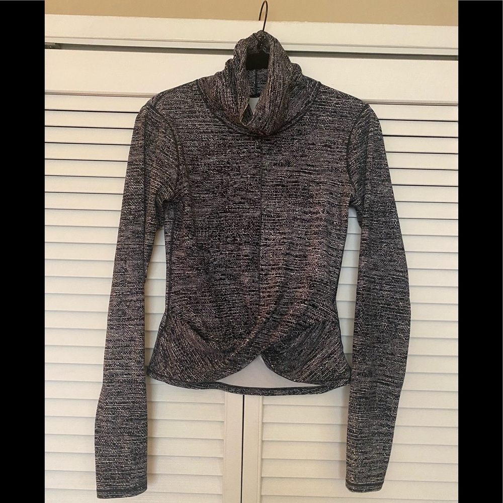 Lululemon Pullover Euc - image 1